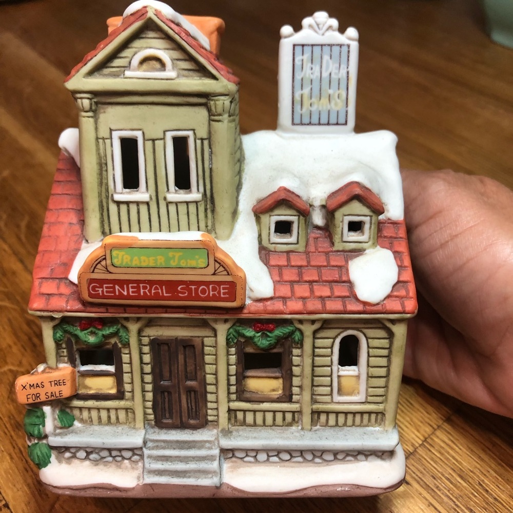 Lefton Ceramic Trader Tom’s Tea‎ Light House